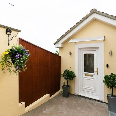 Sea Breeze Apartment Poole Exterior photo
