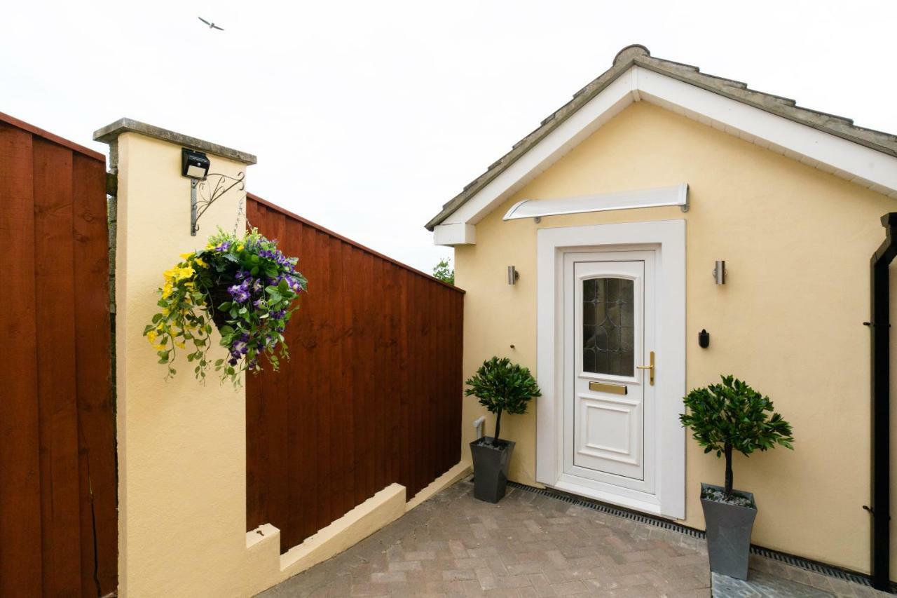Sea Breeze Apartment Poole Exterior photo