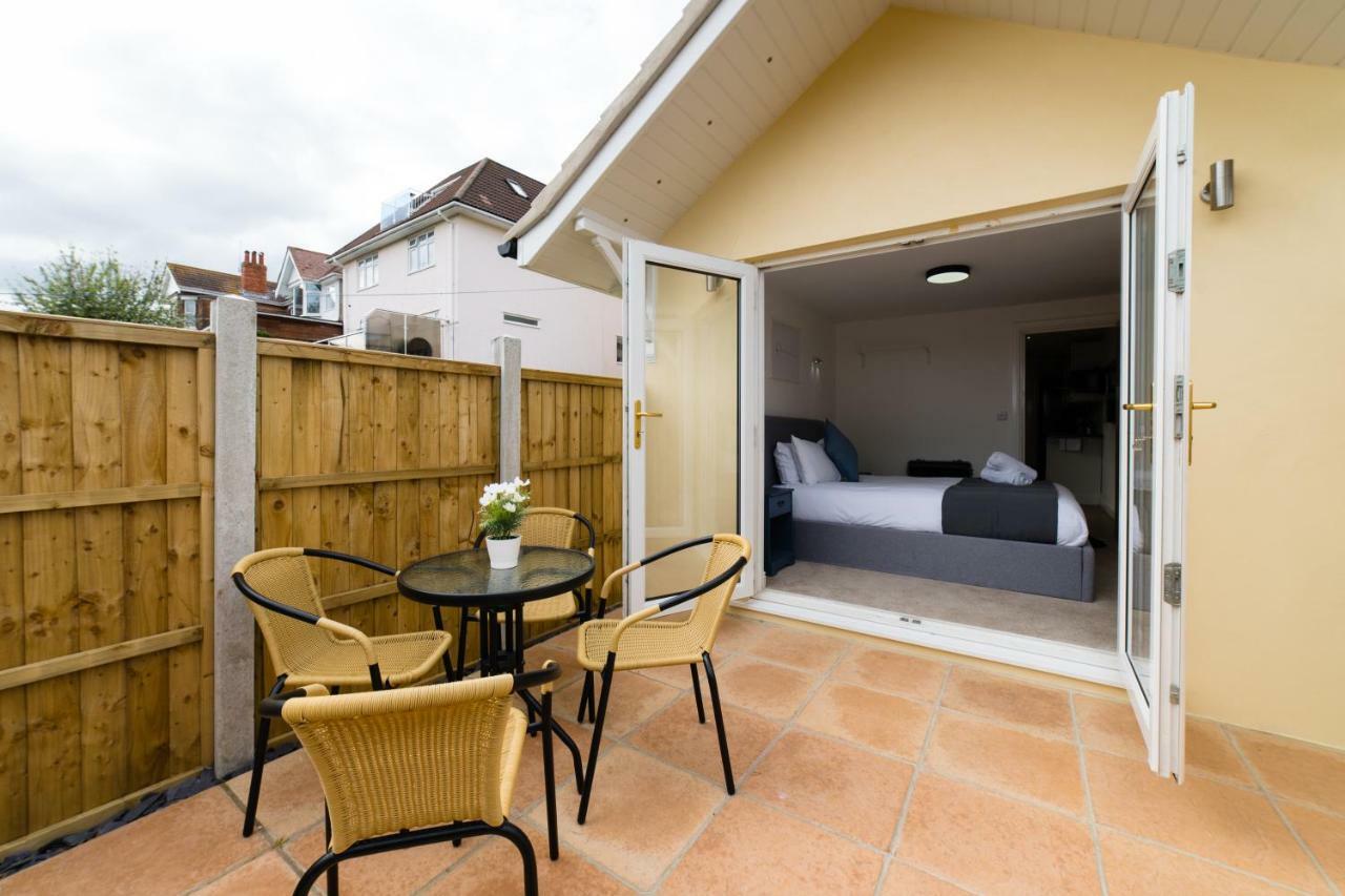 Sea Breeze Apartment Poole Exterior photo